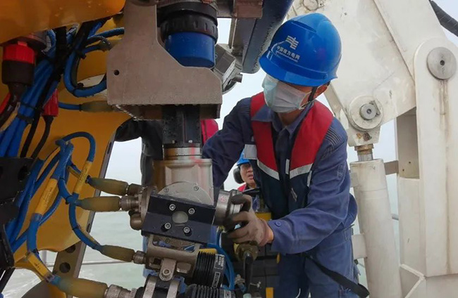 打破國外技術壟斷！南網超高壓首次自主完成國內500千（qiān）伏海底電纜拋石保護