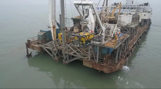 打破國外技術壟斷！南（nán）網超高壓（yā）首次自主完成國內500千伏海底電纜拋石保護（hù）