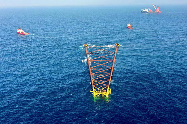 亞洲第一深（shēn）水導管架“海（hǎi）基一號”海上安（ān）裝（zhuāng）就位（wèi）