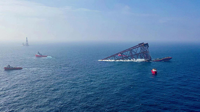 亞（yà）洲第一深水導管架“海基一號”海上安裝就位（wèi）