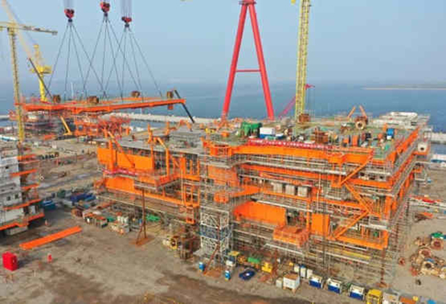 我國首個海洋油氣裝備（bèi）“智能製造”項目上部組塊全麵封頂（dǐng）