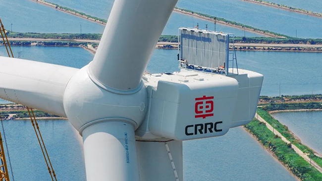 高鐵可靠性基因賦能，中車株洲所12MW海上雙饋風電（diàn）機組成功吊裝