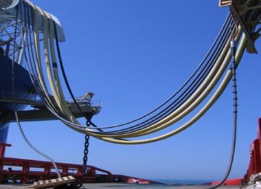 CFD11-2 海上油田SPM與FPSO間跨接軟（ruǎn）管及跨接電（diàn）纜檢查、維修、安裝更換項目（2007-2008年）