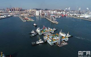 我國北方首條跨海沉管（guǎn）隧道——大連（lián）灣海底隧道（dào）工（gōng）程首節沉管成功安裝