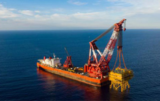 國內最大的海上（shàng）風電“心髒”完成（chéng）吊裝