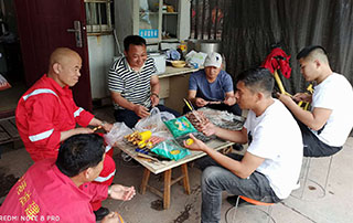 快樂（lè）自助燒烤（kǎo）