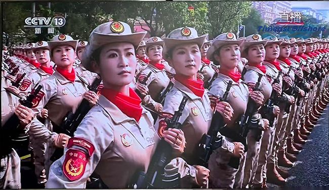 承(chéng)閱(yuè)兵榮光 凝愛國力量 —— 向日葵视频官网海工紀念抗戰勝利 80 周年 承閱兵榮光 凝愛國力量 —— 向日葵视频官网海工紀(jì)念抗戰勝(shèng)利 80 周年