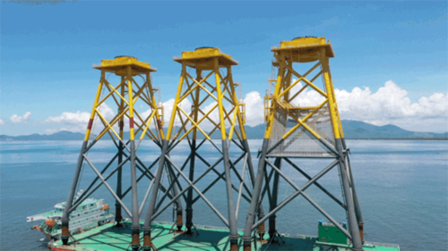 全球首台“導管架風機 網箱”風漁融合一體化裝備（bèi）順（shùn）利完成海上（shàng）安裝