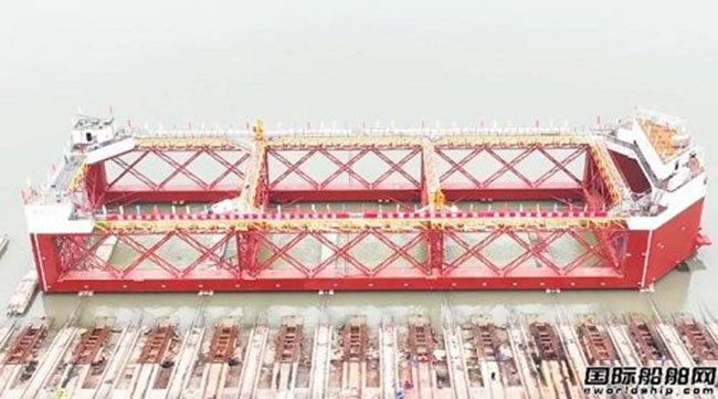 國（guó）內首個吸力錨樁單點定位係泊養殖平台“台山1號”交付