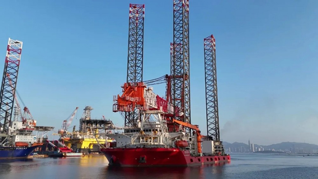 中集來福士交付“華夏鴻鵠01”新型風電安裝船