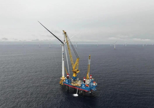 全（quán）球首（shǒu）個應用±500kV柔性直流輸電技術海上風（fēng）電項目實現首（shǒu）台風機吊裝
