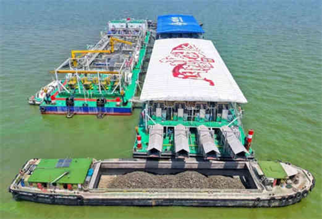 世界（jiè）首創！振華重工建（jiàn）造的“太湖之光（guāng）”正式投用（yòng）