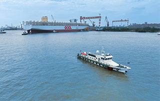 399.99米長（zhǎng）！全球最大集裝箱船完成出塢