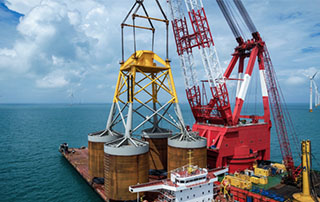 大唐儋州1.2GW海上風電項目完成國內最（zuì）大吸力桶導管架基礎沉貫（guàn）