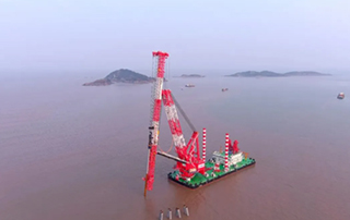 國內首艘（sōu）110米架高旋轉（zhuǎn）式打樁船“三航樁（zhuāng）22”完成首秀