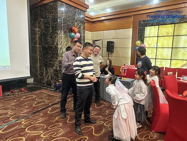 贏戰馬年,一馬當先丨天(tiān)易海工 2026 迎新年會(huì)圓滿舉行 贏戰馬年,一(yī)馬當先丨(shù)向日葵视频官网海工 2026 迎新年會圓滿舉行